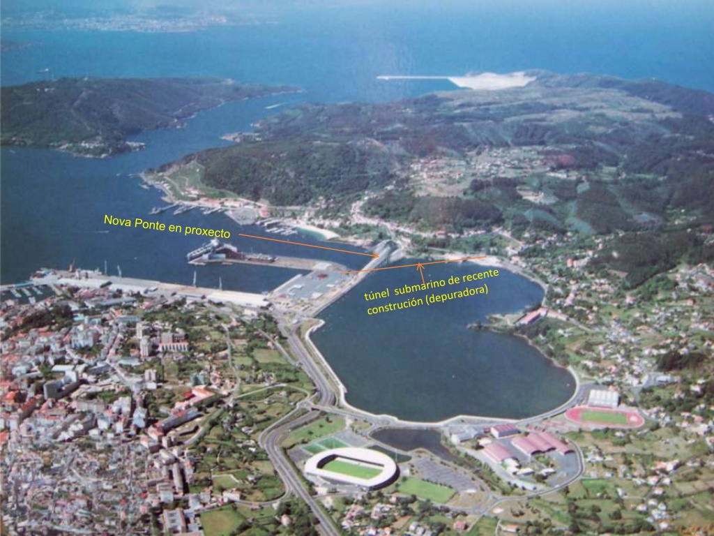 Tren ao porto exterior de Ferrol a través da Malata. 2013